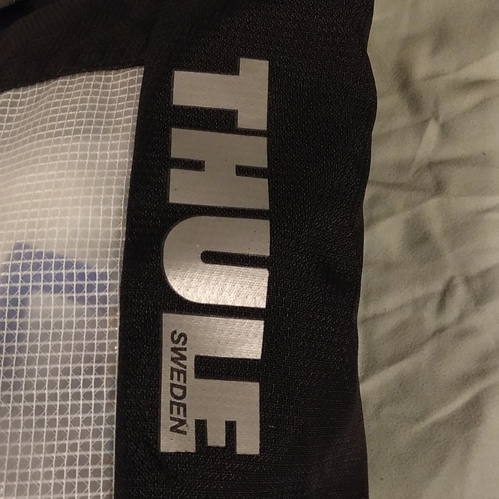 Thule Top-Load Bag W/ Zipper & reinforced window
